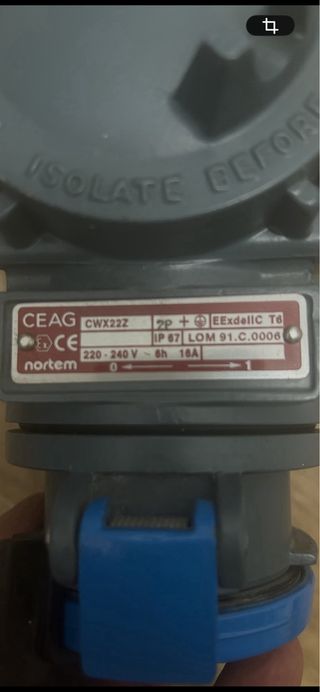 Interruptor y Enchufe Industrial Antiguo