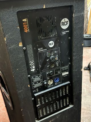 Altavoces RCF 4001 PRO autoamplificados