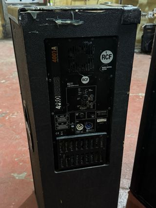 Altavoces RCF 4001 PRO autoamplificados
