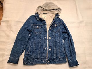 Chaqueta vaquera con capucha Pull&Bear Talla S