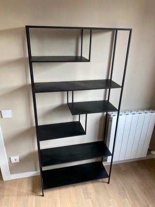 Estantería Negra Estilo Industrial