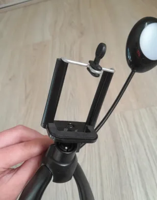 Mini trípode para Smartphone con LED 360° rotación