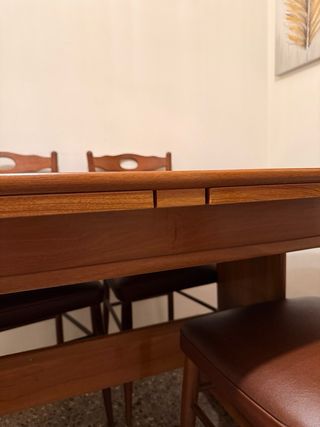 Mesa de comedor y 6 sillas