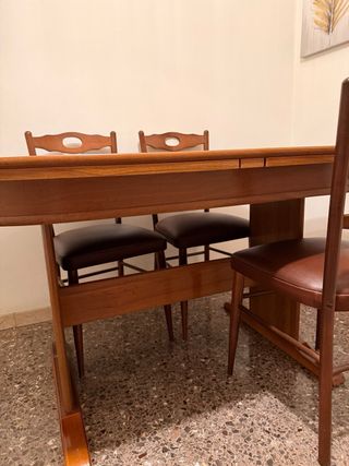 Mesa de comedor y 6 sillas