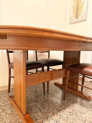 Mesa de comedor y 6 sillas