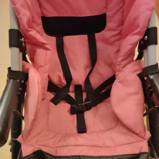 Carrito de juguete para bebes o muñecas.