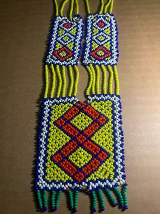 Colgante artesanal de abalorios