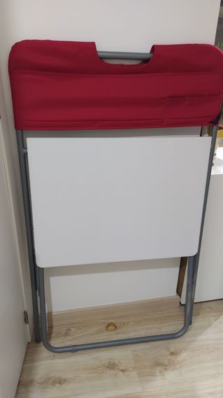 Mesa auxiliar plegable