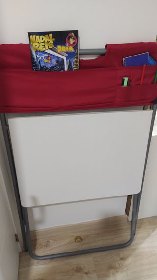 Mesa auxiliar plegable