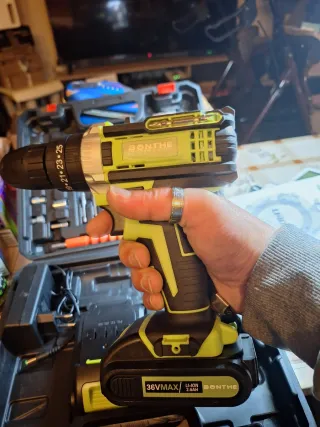 Taladro 20V Litio con 2 Baterías y Cargador