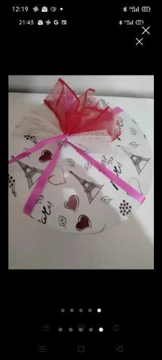 Caja de regalo redonda con diseño París