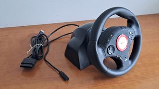 Volante Trust con pedales para PS2, PS3 y PC