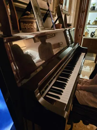 Piano vertical Maeari
