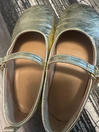 Manoletinas doradas para niña numero 26