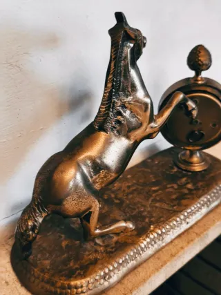 Reloj de sobremesa bronce caballo