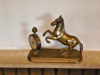 Reloj de sobremesa bronce caballo