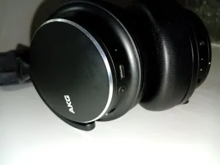 Auriculares AKG Y600NC Negros