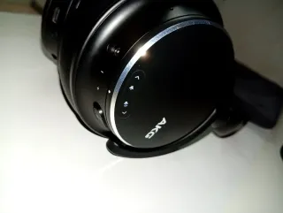 Auriculares AKG Y600NC Negros