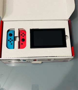 Consola Nintendo Switch Azul y Rojo