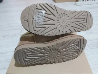 Botas Nuevas UGG Classic Solene Mini Talla 41