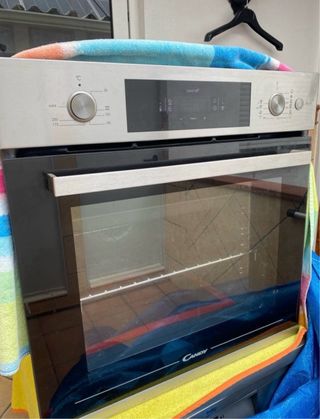 Mesa, sillas , taburetes,enaguas, lampara ,electro