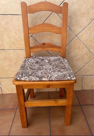 Mesa, sillas , taburetes,enaguas, lampara ,electro