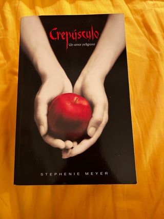 Crepúsculo (Saga Crepúsculo 1) (Spanish Edition)