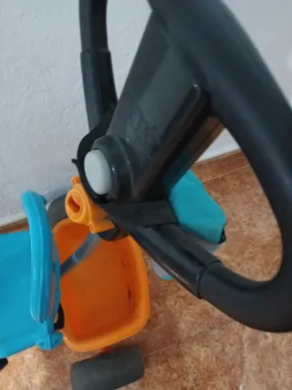 Triciclo infantil azul y naranja