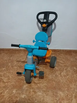 Triciclo infantil azul y naranja