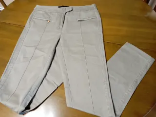 Pantalón vestir pitillo beige