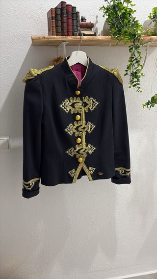 Chaqueta La Condesa Negra y Dorada