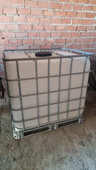 Bidón 1000L con jaula metálica