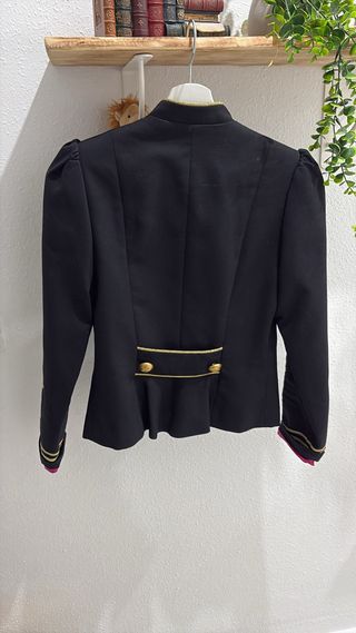 Chaqueta La Condesa Negra y Dorada