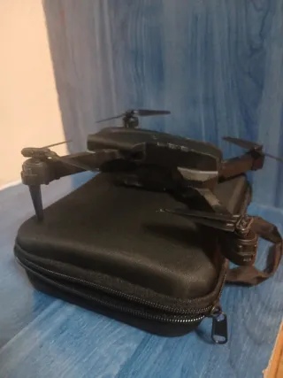 Dron Plegable Negro con Mando