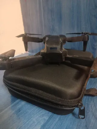 Dron Plegable Negro con Mando