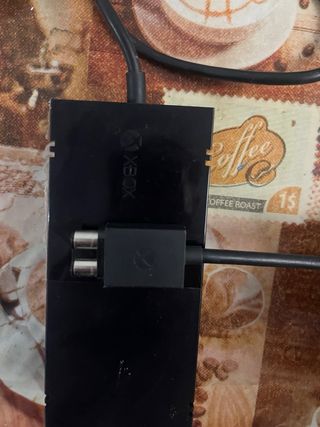 Xbox One 500GB + Mando Blanco