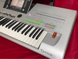 Teclado Yamaha Tyros 3