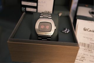 Reloj Hamilton Digital Plata y Negro