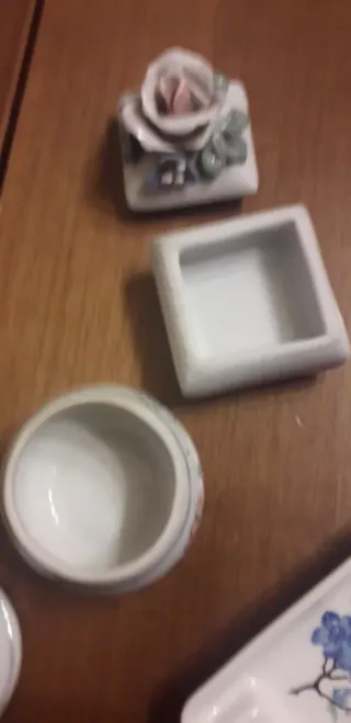 Set 2 cajitas decorativas y cenicero porcelana