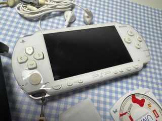 PSP Blanca Sony + Accessori