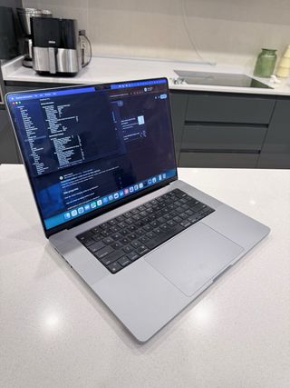 MacBook Pro 16 2021 16GB RAM 1TB
