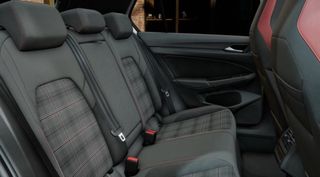 Volkswagen Golf GTI VIII 2.0 TSI DSG