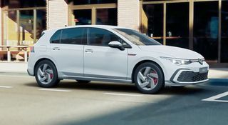 Volkswagen Golf GTI VIII 2.0 TSI DSG