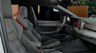 Volkswagen Golf GTI VIII 2.0 TSI DSG