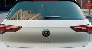 Volkswagen Golf GTI VIII 2.0 TSI DSG