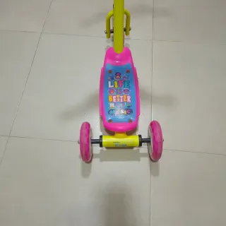 Patinete infantil 3 ruedas Trolls