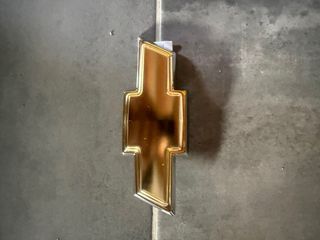 Emblema Logo Chevrolet Dorado Cromado