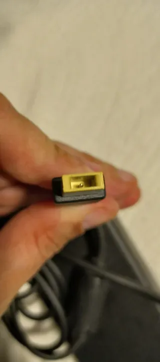 Cargador Lenovo 135W ADL135NLC3A