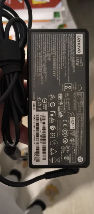 Cargador Lenovo 135W ADL135NLC3A