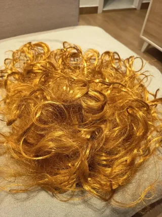 Tres pelucas blancas